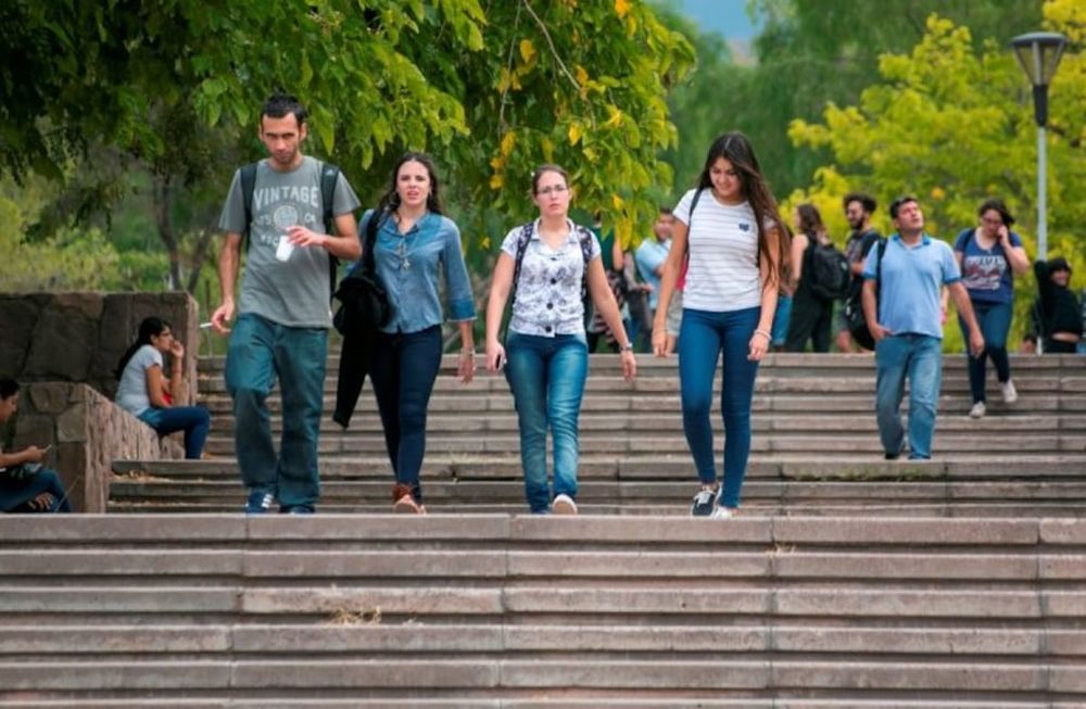 Según la especialista, no pasa nada si comienzan una carrera y luego se arrepienten.