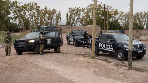 Megoperativo antidrogas en Las Heras: 140 policías, 7 detenidos y 11 allanamientos simultáneos. | Foto: Ministerio de Seguridad y Justicia