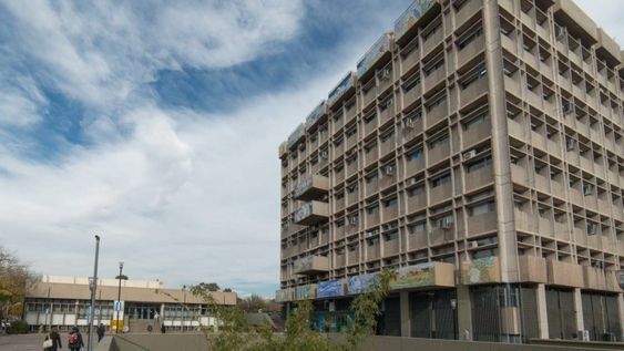 La medida busca equilibrar ingresos y egresos corrientes y refuerza el control sobre el gasto en personal. La decisión regirá del 1 de enero al 31 de diciembre de 2026.