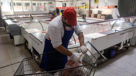 Prohibición de exportar carne por 30 días. El Gobierno Nacional tomo esta medida para bajar el precio de la carne para consumo interno, el campo llamó al paro, y ya falta carne en algunos comercios. Foto: Ignacio Blanco / Los Andes