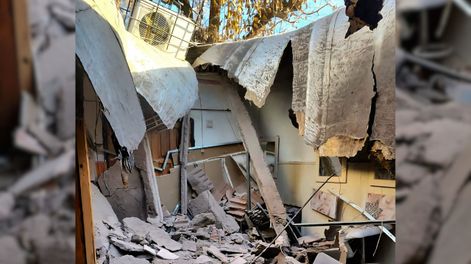 Colapsó el techo de la casa y se salvaron de milagro: el drama de la familia que rescataba animales.