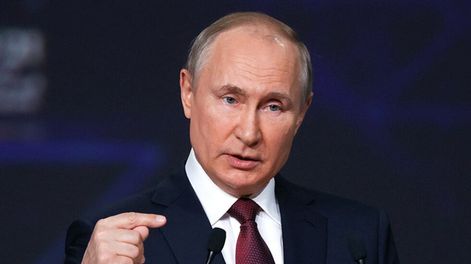 Sobre sus debilidades, sobre sus venas abiertas, un nuevo ataque a la globalización intenta el tirano Putin. / Foto: AP