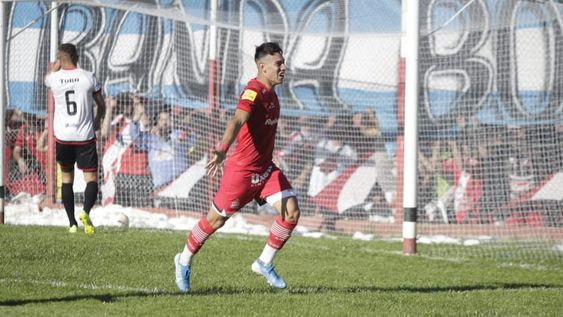 San Martín de Tucumán le ganó a Maipú, en Mendoza, y se afirma en el cuarto puesto de la Zona A de la Primera Nacional. (@CASMOficial)