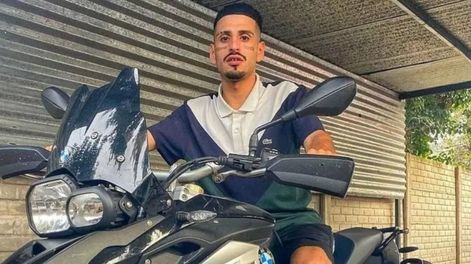 Los Andes | Lautaro Coronel, conocido musicalmente bajo el seudónimo de El Noba, permaneció 10 días internado en la Unidad de Terapia Intensiva del Hospital de Alta Complejidad en Red El Cruce Dr. Néstor Kirchner. Foto: Web