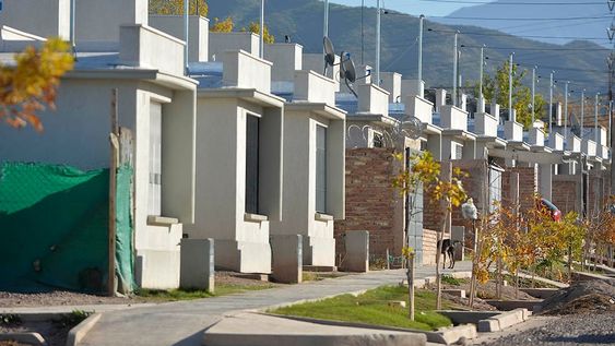 Hay varios intendentes que buscan incrementar la cantidad de viviendas en sus comunas buscando diferentes soluciones. Foto: Los Andes.