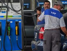 El precio de la nafta en Argentina se posiciona en uno de los más caros de la región.