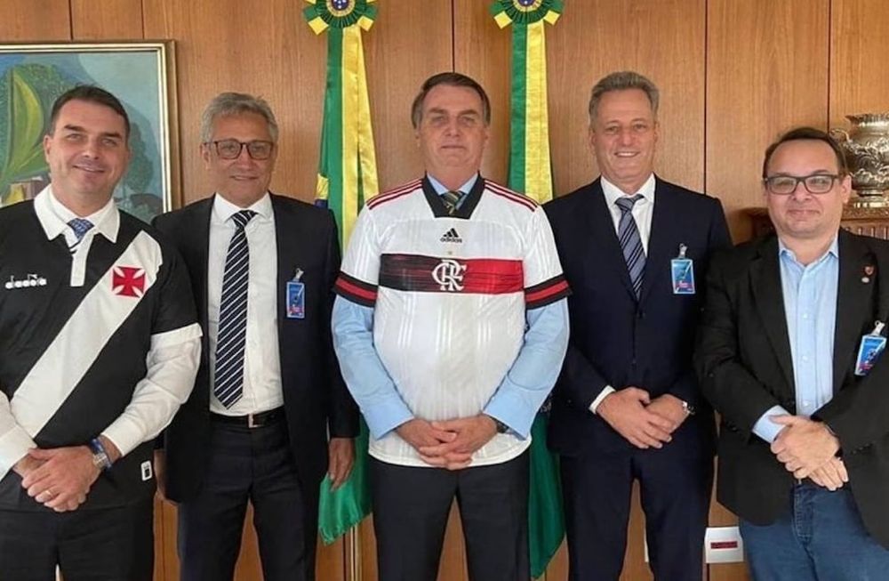 Bolsonaro cada vez más polémico: reunión con presidentes de los clubes sin distanciamiento