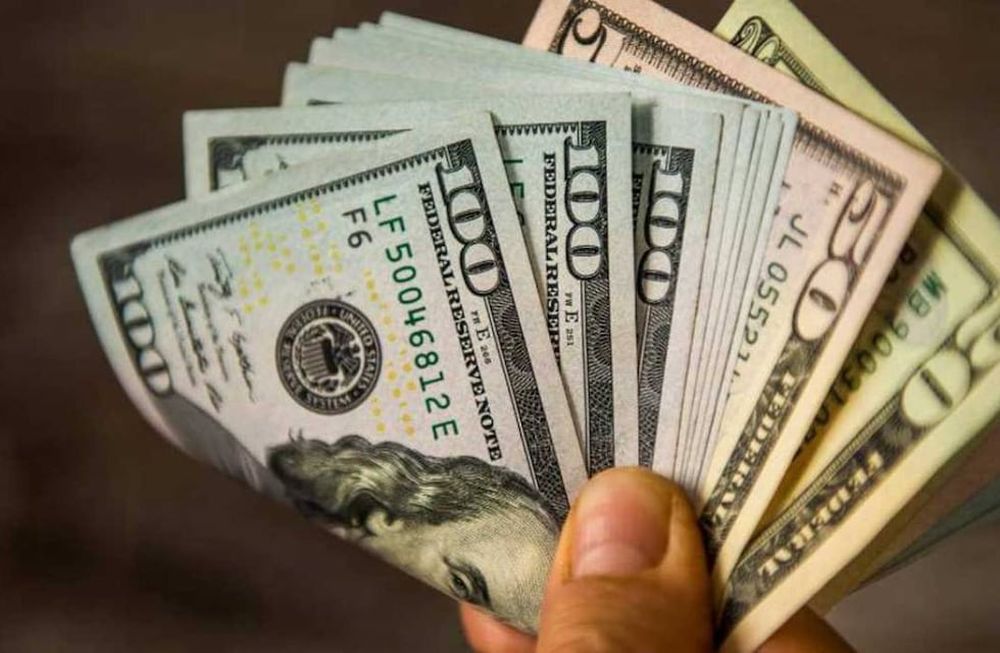 Dólar blue a $319 en Mendoza: la moneda no para de subir, ¿cómo comprar más barato?