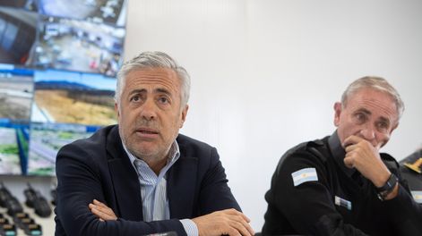 El gobernador afirmó que un cambio en la ley implicará más jóvenes bajo tutela estatal y mayor demanda de recursos.