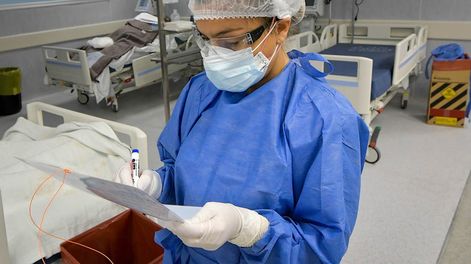 Nuevo parte nacional sobre casos, muertes y recuperados de coronavirus. Foto: Orlando Pelichotti / Los Andesdoctor, medico, médica. enfermera, militar, salud, vacunacion, positivo, jubilado, anciano, pacientespandemia, covid, covid 19, salud, coronavirusFoto: Orlando Pelichotti / Los Andes