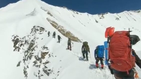 Difunden el último video de los alpinistas sepultados por una avalancha en el Himalaya