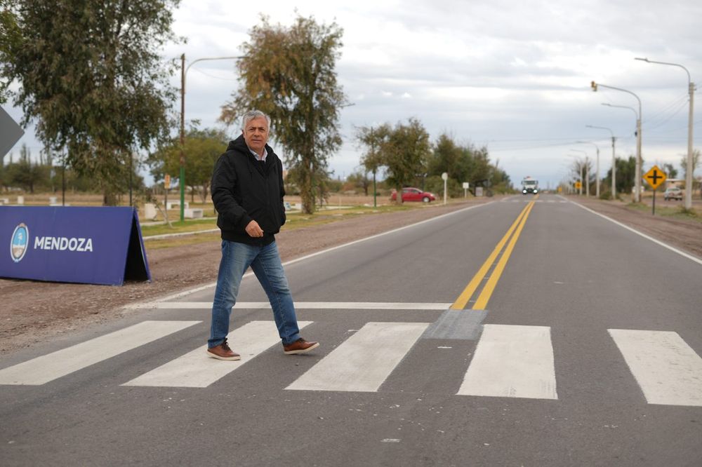 El gobernador, Alfredo Cornejo, en la inauguración de la Ruta Provincial 171.