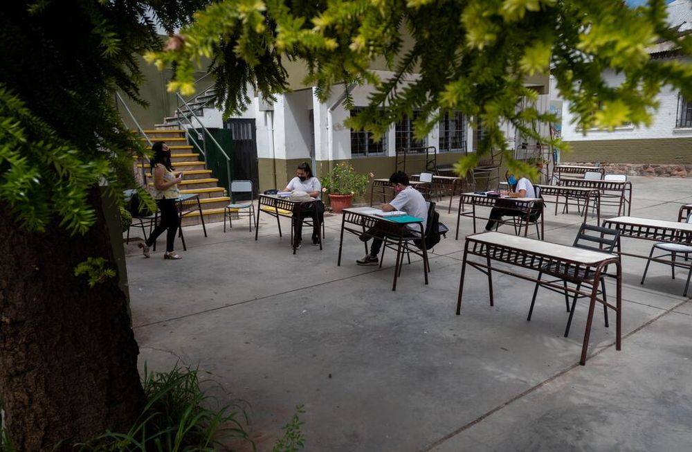 Decisión. El ministerio  de Educación de la Nación delegará este año en los gobiernos  provinciales el formato de las clases. Foto: Ignacio Blanco / Los Andes.