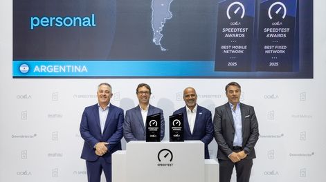 Carlos Bardon (Director Redes e Infraestructura), Gonzalo Hita (COO Personal), Roberto Nobile (CEO Personal) y Alejandro Martínez (Director Conectividad) durante el Mobile World Congress 2026 en Barcelona.