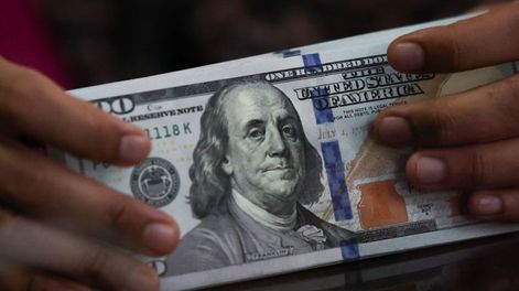 El precio del dólar minorista cerró a $1.420&nbsp;