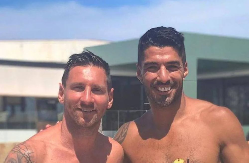 Suárez pasará la Navidad junto con Messi y su familia.