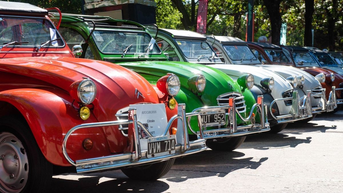Así serían los nuevos Citroën 2CV y 3CV: la versión 2026 de los históricos autos thumbnail