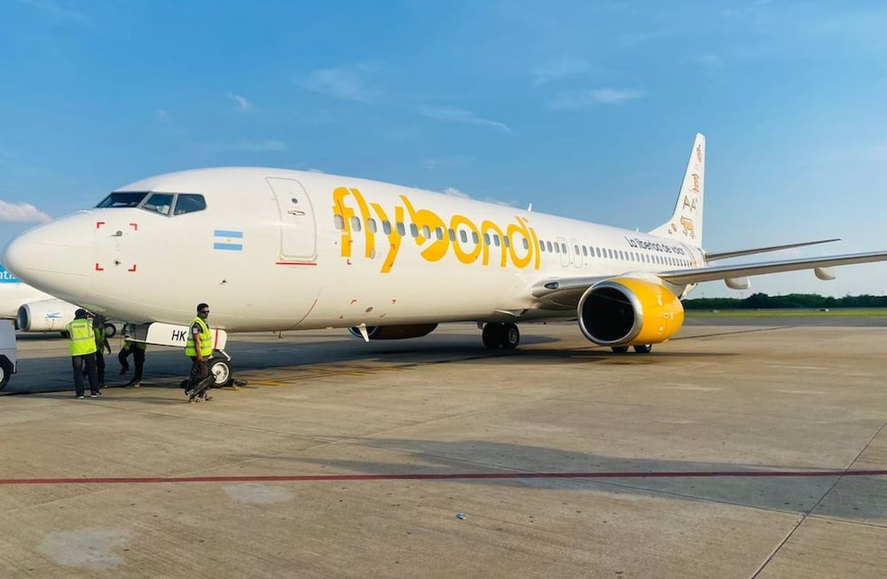 Flybondi anunció inversiones para el 2022 que incluirán más aviones, frecuencias y empleos.