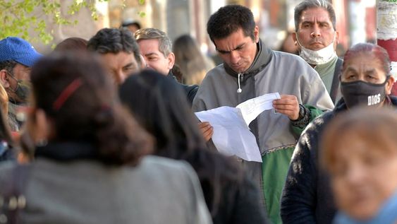 El 61% de los argentinos creen que los planes sociales promueven que no haya cultura del trabajoFoto: Orlando Pelichotti / Los Andes