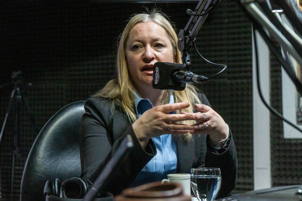 La vicegobernadora Hebe Casado visitó el estudio de Aconcagua Radio