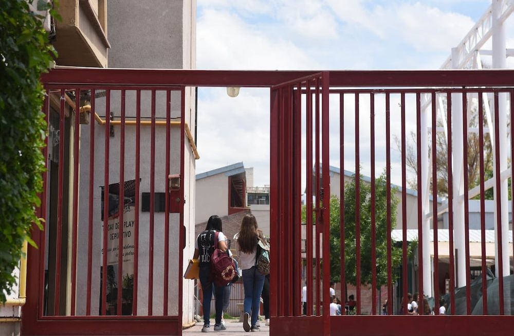 Ese año comienza su actividad el CORO FEMENINO del establecimiento, bajo la dirección del por entonces muy joven maestro José Felipe Vallesi.