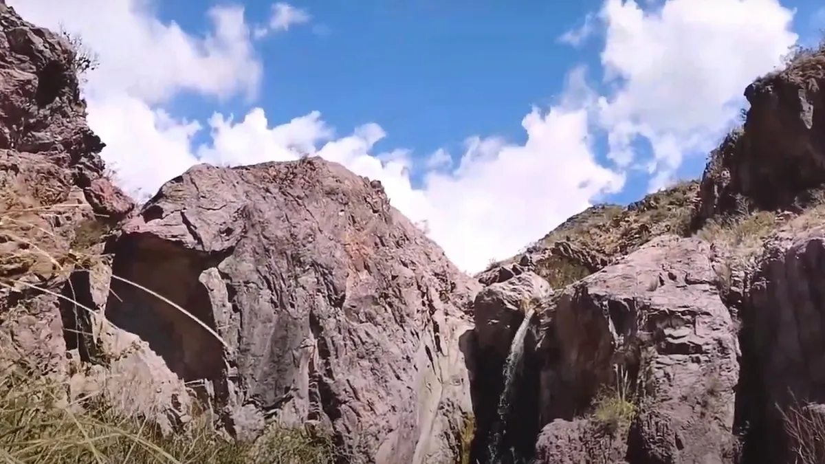 A 35 minutos de Mendoza: el rincón escondido con cascada natural que pocos conocen