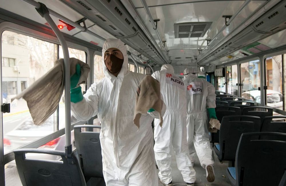 Mendoza, Ciudad 29 de Junio de 2020  SociedadAUTAM, desinfeccion, colectivosUn puesto sanitario de AUTAM, ubicado en Av. San Martin casi Barraquero de Ciudad, personal realiza la desinfeccion a los colectivos que pasan por el lugar, para prevenir contag