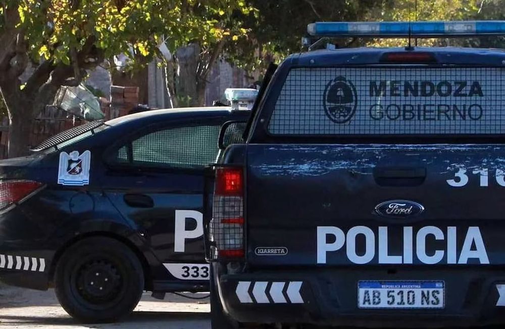 Una nena cruzó la calle y fue atropellada por una camioneta: tiene ...