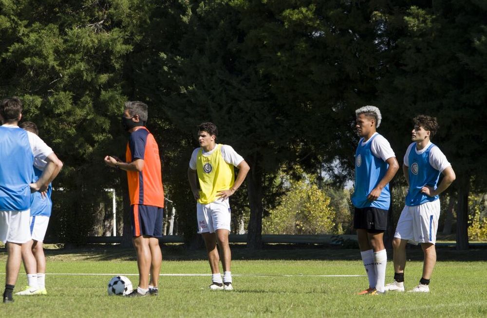 Los participantes entrenan bajo metodología de avanzada con la que el cuerpo técnico a cargo trabaja en Europa.