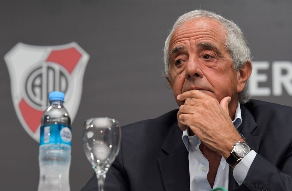 DOnofrio enojado: Es insólito que hablemos de un séptimo cupo para los extranjeros