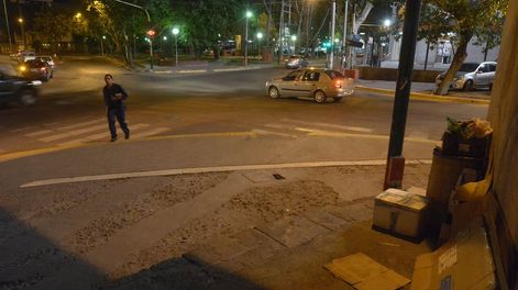 Desalojaron a los “sin techo” del puente de calle Alberdi