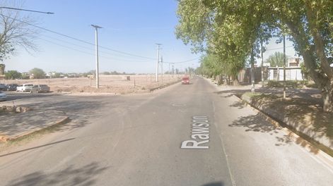 Otra vez un delivery víctima de un robo: asaltantes armados lo interceptaron en Maipú y le robaron la moto