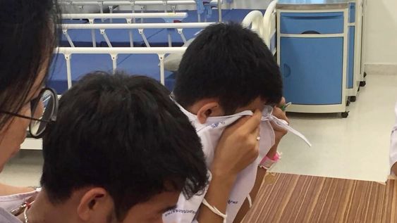 Tailandia: la reacción de los chicos al enterarse de la muerte del buzo durante su rescate