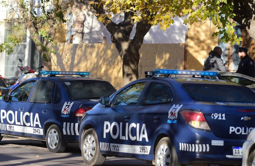 Un comerciante denunció a un presunto estafador en Guaymallén y la policía lo atrapó con dólares falsificados. - Imagen ilustrativa / Los Andes
