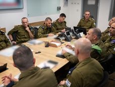 El Ejército israelí aseguró este lunes que los ataques contra Hizbulá durarán días, después de que la milicia chií libanesa lanzase proyectiles contra instalaciones militares en el norte de Israel.