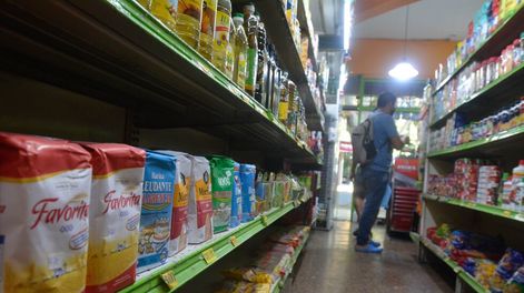 Los Andes | Las góndolas son el escenario dónde se perciben los efectos de la inflación en los bolsillos / Nicolás Ríos