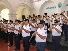 la banda de la policia de mendoza llega al teatro independencia este miercoles