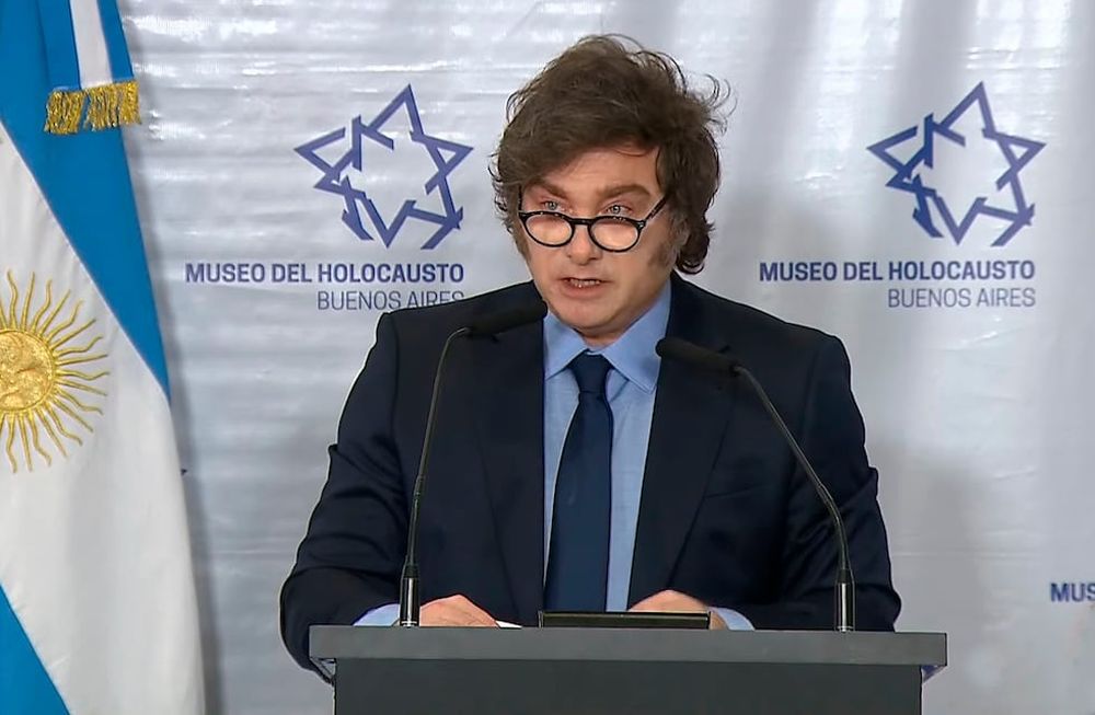 El presidente Javier Milei encabezó hoy en el Museo del Holocausto de Buenos Aires, el acto oficial por el Dí­a Internacional del Holocausto. Foto: NA