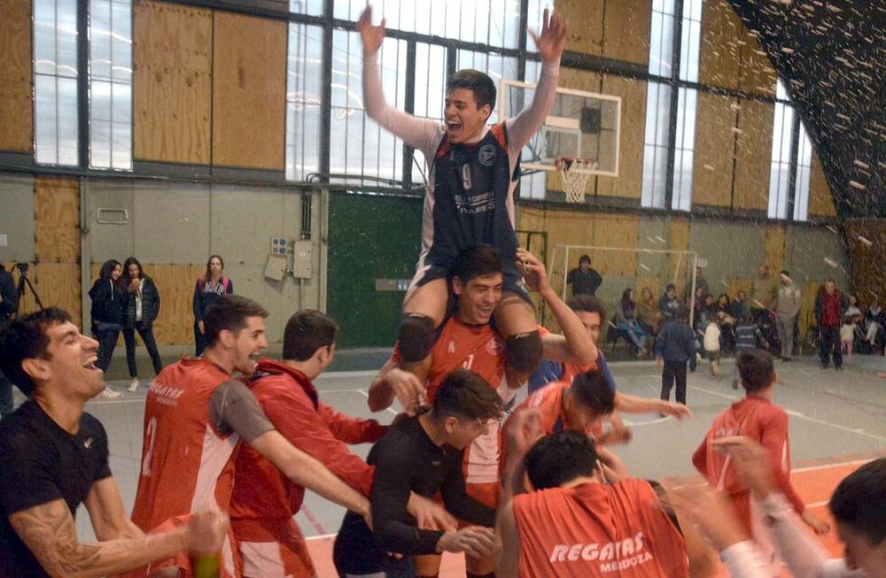 Regatas es el campeón
