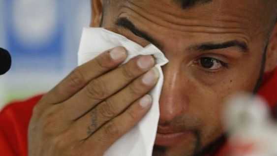 Arturo Vidal se disculpó sollozando: Les fallé a todos