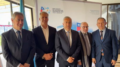 En el comité binacional, destacó que mejorar la conectividad con Chile favorece el turismo, el comercio y la integración regional.