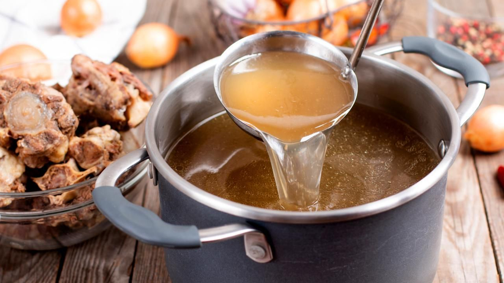Hay alimentos que ayudan a fortalecer los huesos y articulaciones.