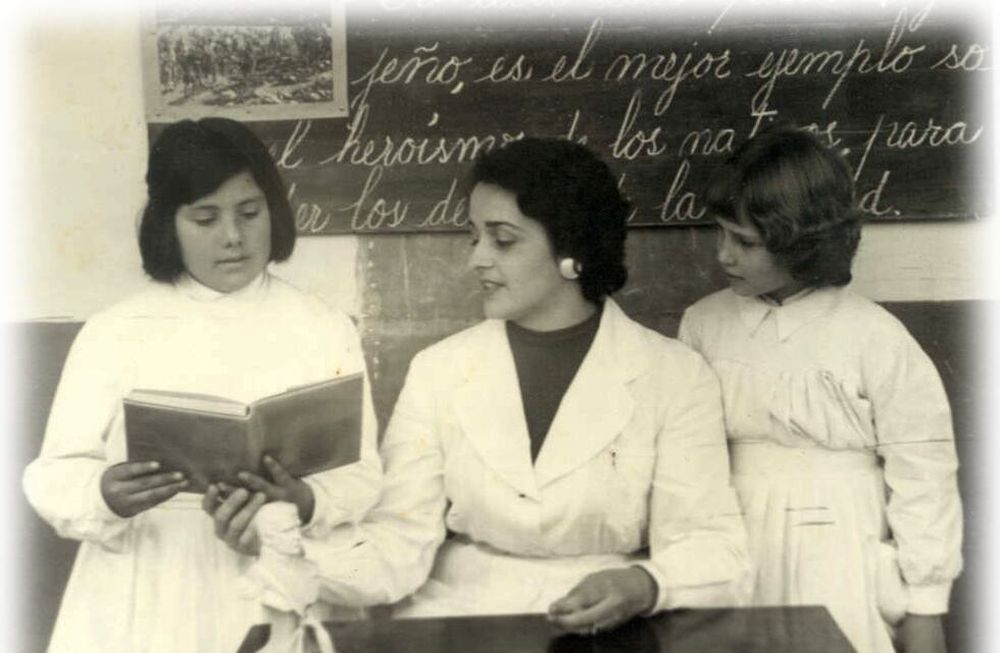 Exitosos profesionales de eficientes escuelas públicas del siglo pasado
