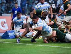 Rugby. Un tiempo para cada uno sería la conclusión de un entretenido partido amistoso jugado en el estadio de Vélez Sarsfield. La selección Argentina cayó ante su similar de Sudáfrica