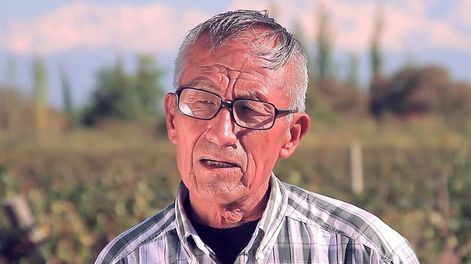Los Andes | El productor compró su primera finca en 1987 y desde entonces participa de la vitivinicultura mendocina, sin perder nunca su espíritu de trabajo incansable.