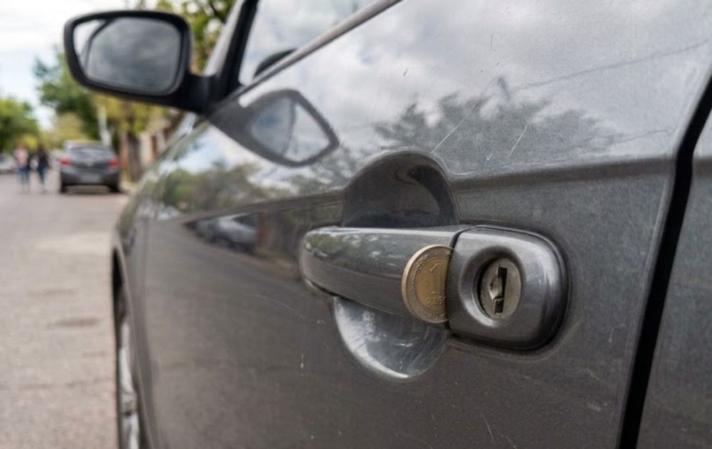 Este tipo de trampas es recurrente cuando el auto se encuentra estacionado.