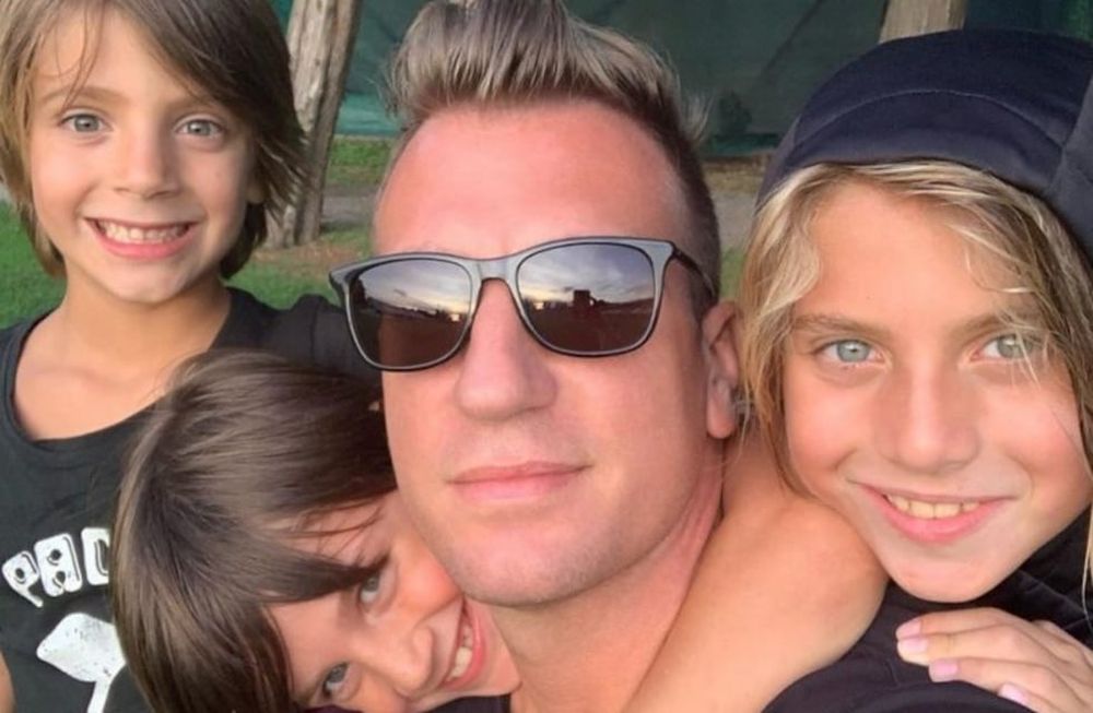 Maxi López y sus hijos: Constantino, Benedicto y Valentino\u002E (Instagram)