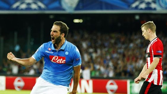 Con gol de Higuaín, el Nápoli igualó ante el Bilbao