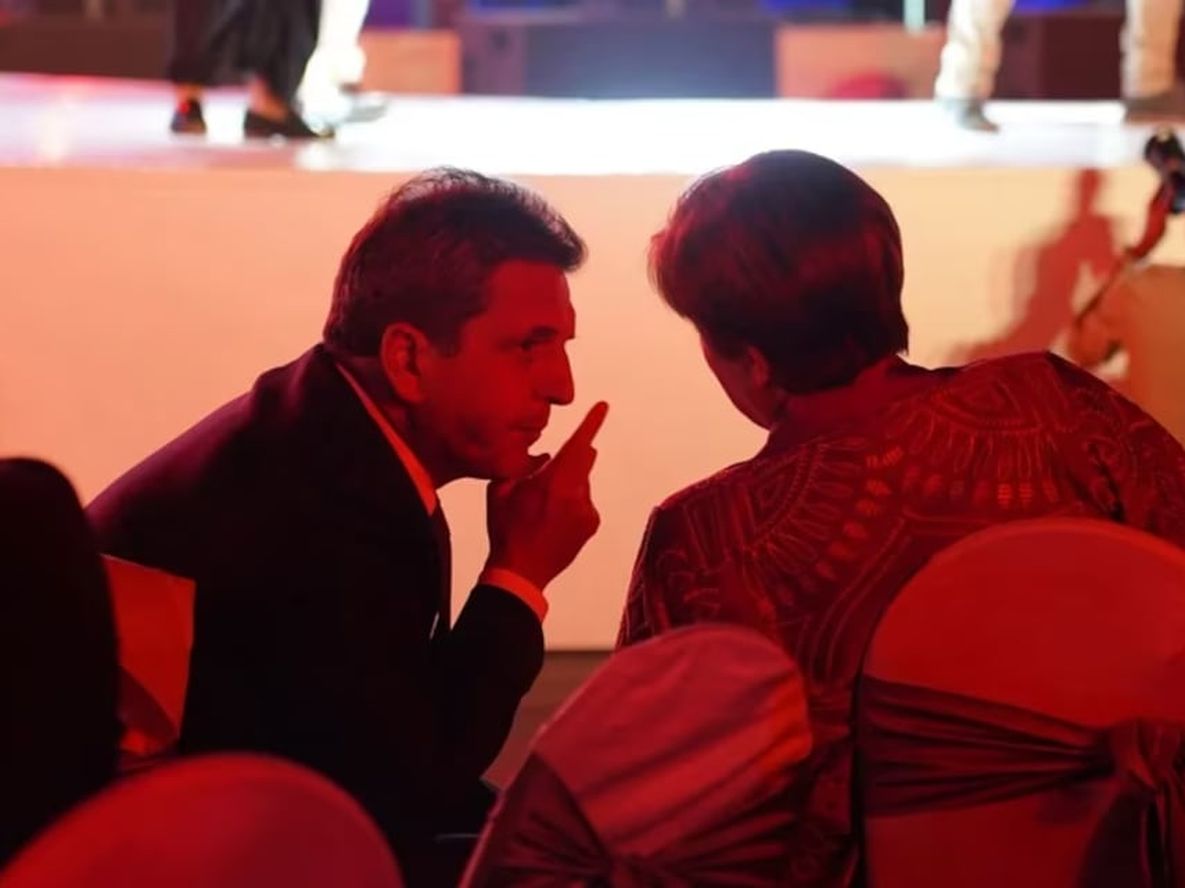 Sergio Massa y Kristalina Georgieva durante una cena en la Cumbre de Ministros de Finanzas y Presidentes del Banco Central