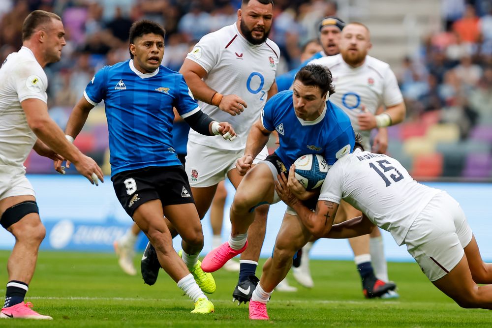 Mateo Carreras y Gonzalo García en una escena del partido entre Argentina e Inglaterra jugado en Santiago del Estero